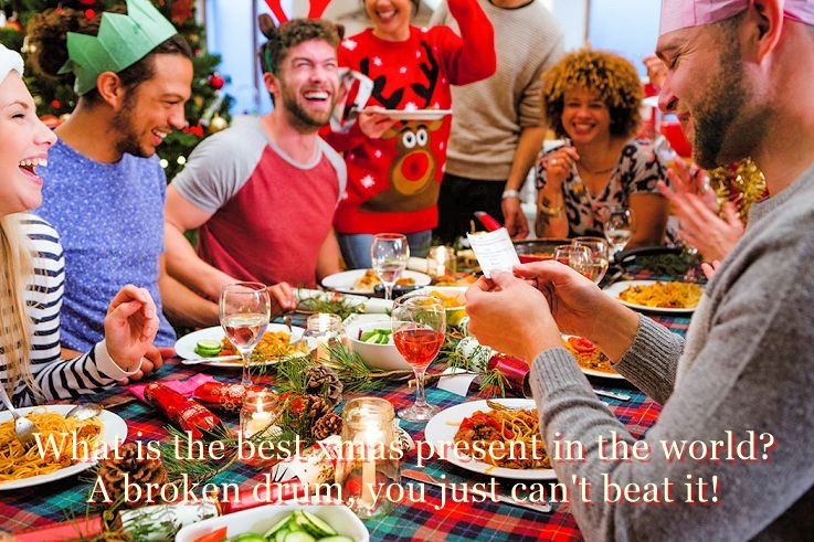 Christmas crackers dinner jokes